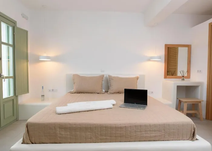 Theasis Suites
