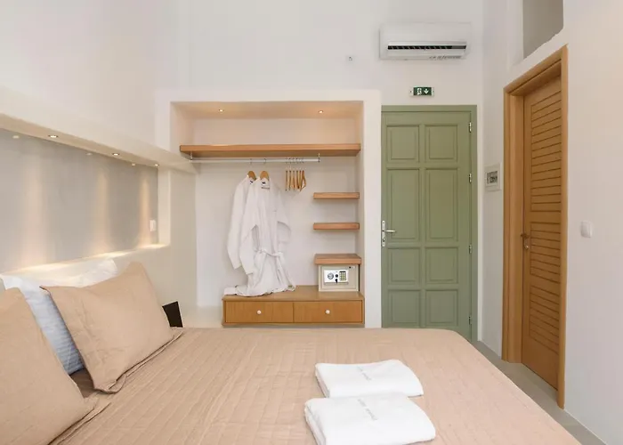 Theasis Suites